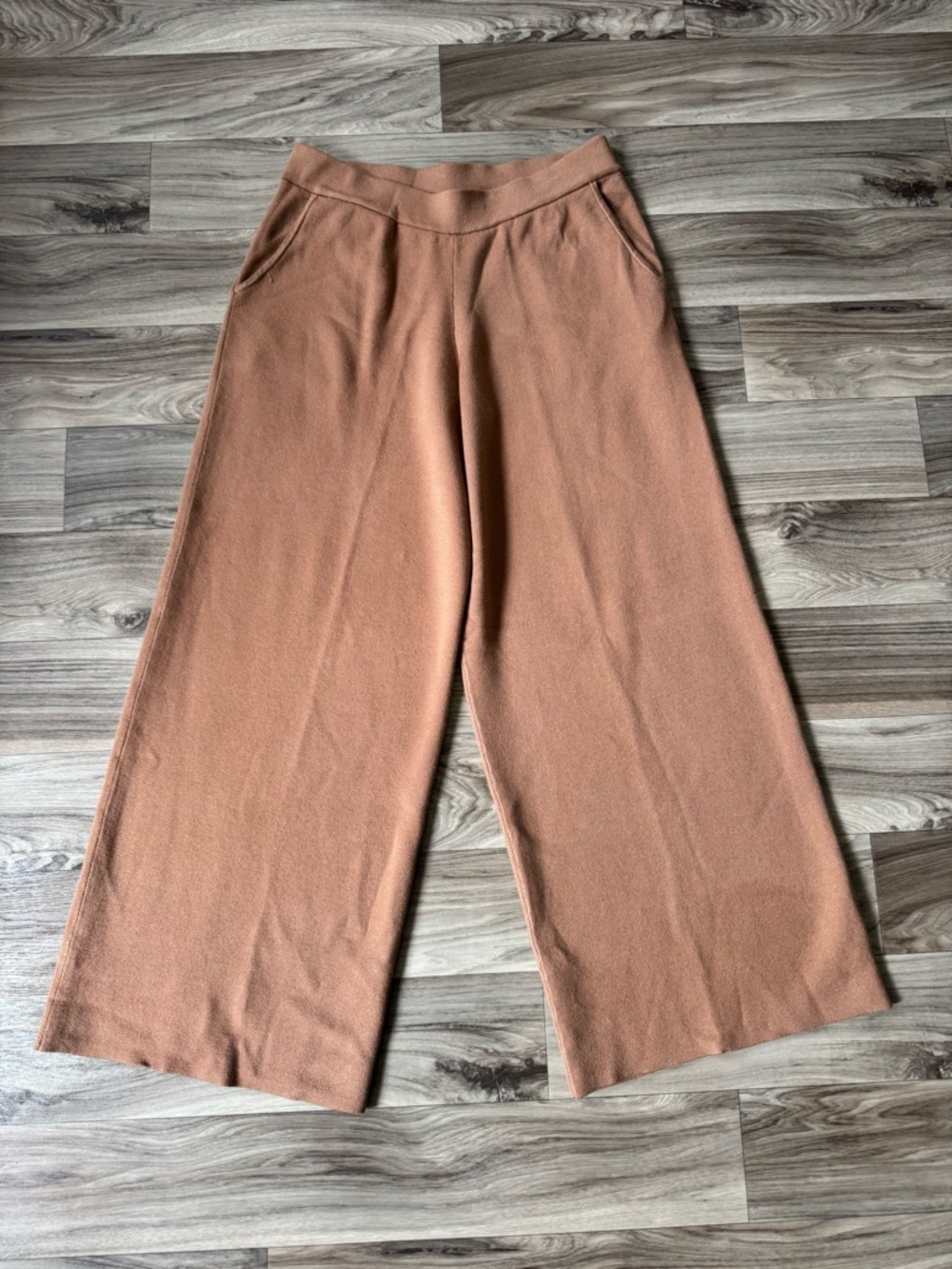 Banana Republic Wide Leg Sweater Knit Pant in Camel Brown Size Large NWT